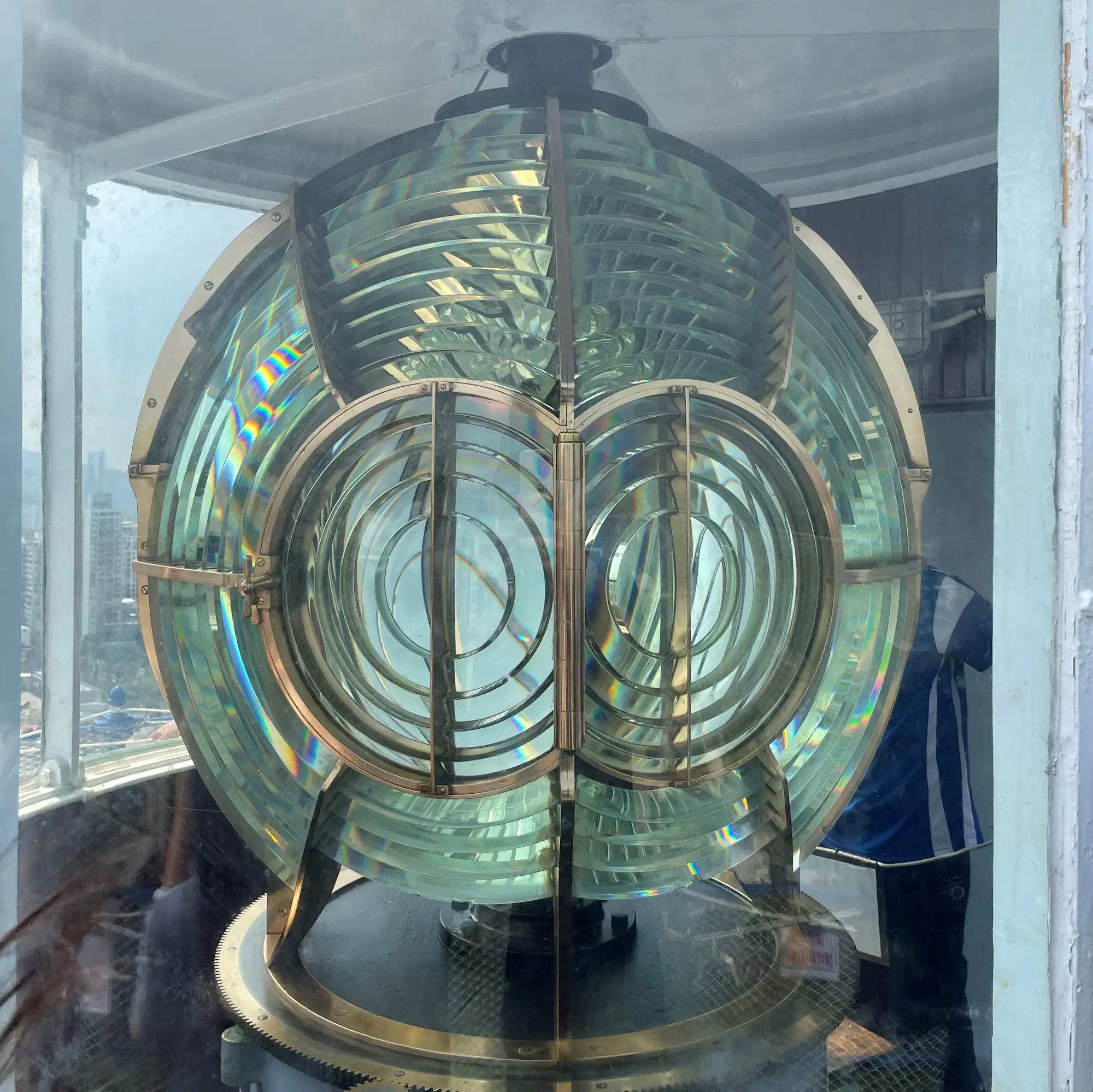 东望洋灯塔射灯